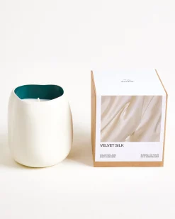João - Scented candle Velvet Silk sand dark green